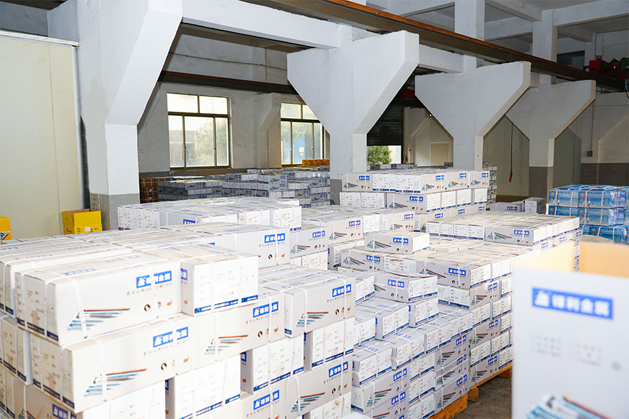 Pembungkusan dan pergudangan